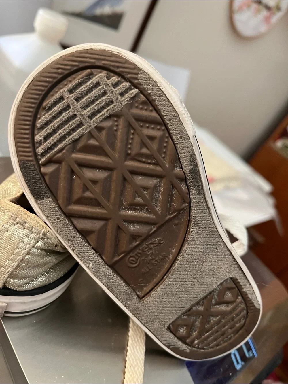 Converse Toddler Metallic Gold Low Top Sneakers Size 6